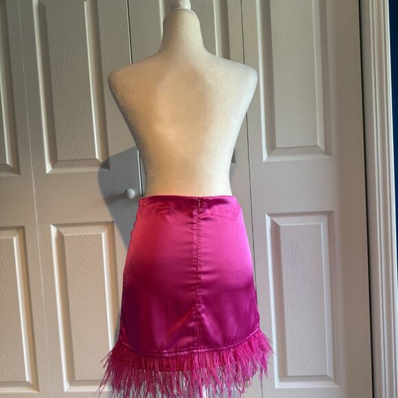 Cloud Ten Hot Pink Mini Party Skirt with Feather Fringe Trim Size Small NWOT - Picture 8 of 9